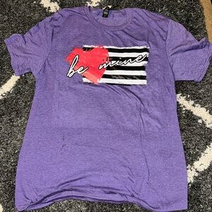 10 for $15 SALE ⭐️ NWT Valentine’s Day purple Be Mine heart t-shirt